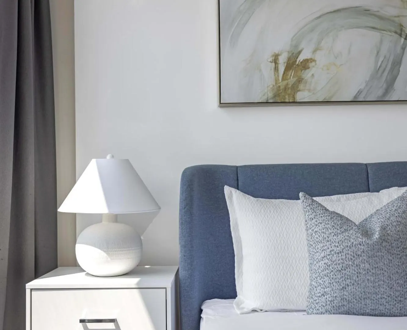 Sunlit Corner Suite Top Location Free Parking Toronto 0*,  Canada